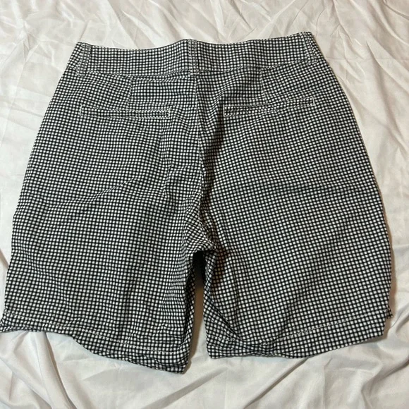 Old Navy Womens Everyday Shorts High Rise Gingham Check Black & White Sz 6 - Picture 3 of 6